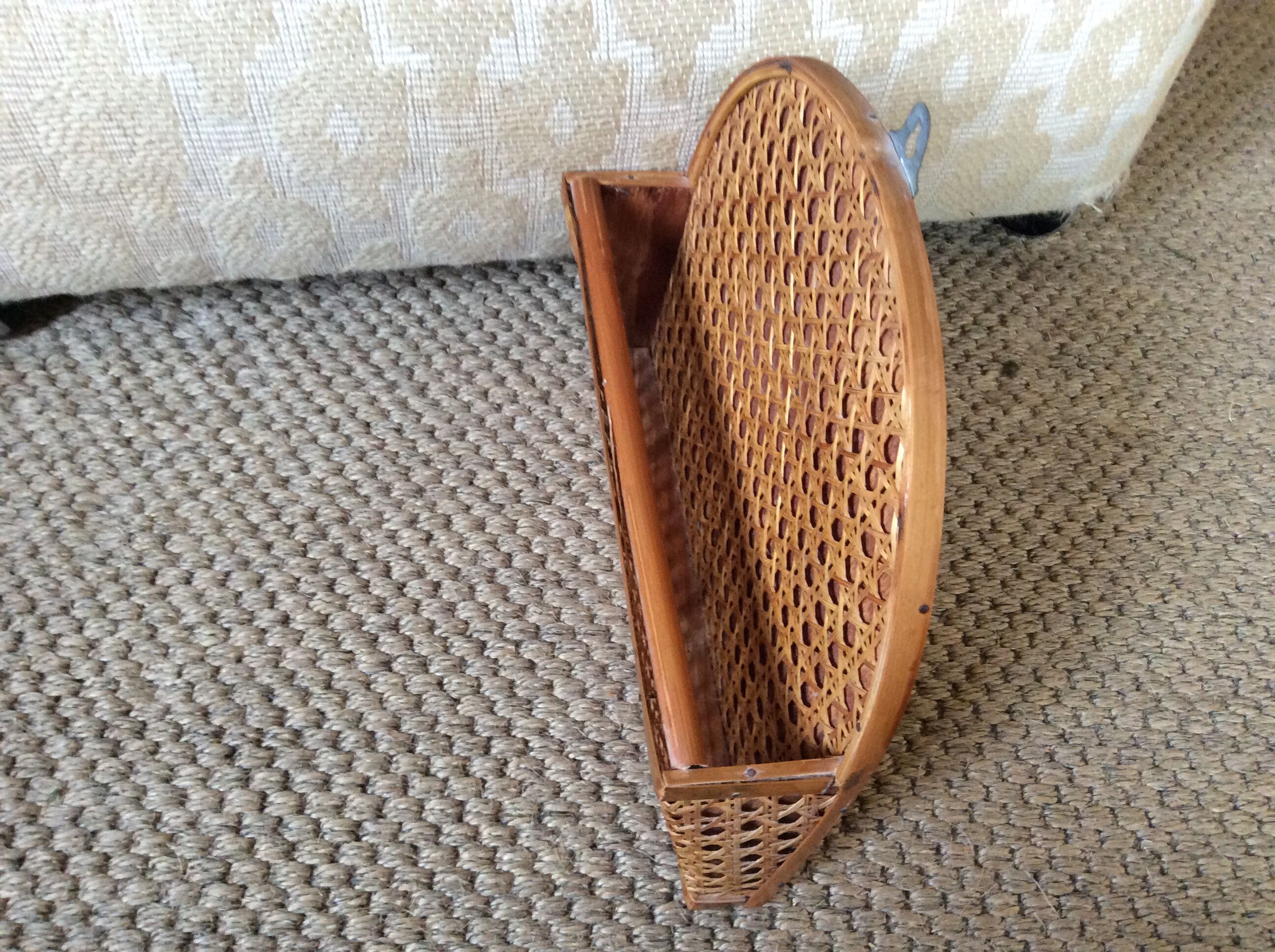 Letter holder