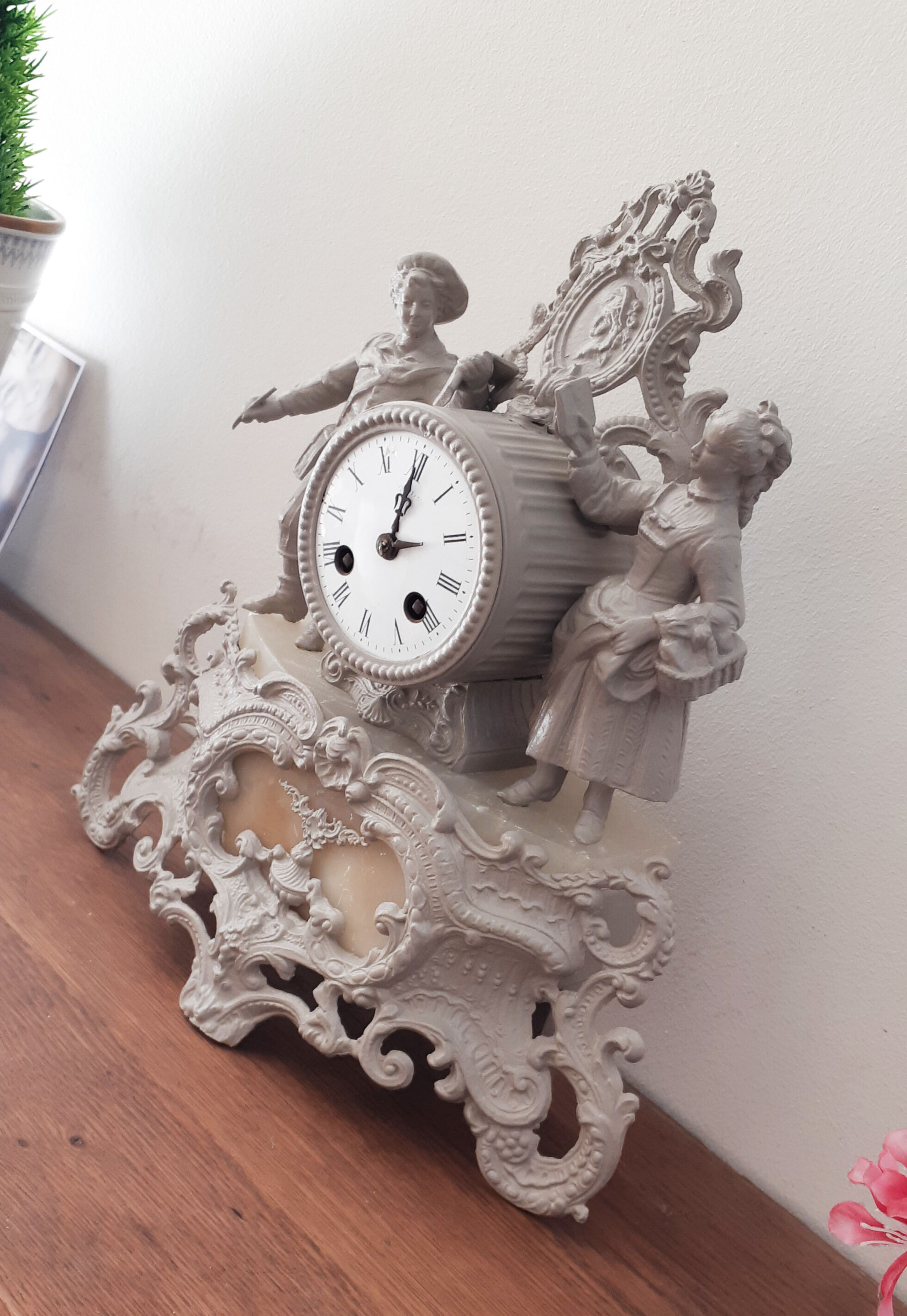 Chimney pendulum, clock, patinated