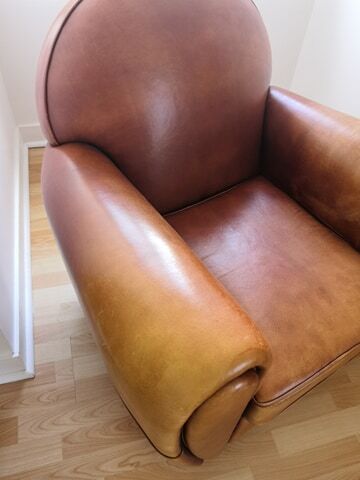 Tawny vintage leather club chair