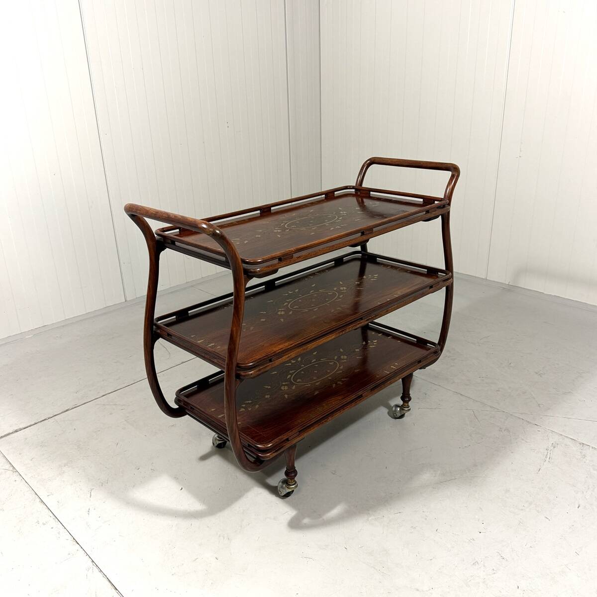 Anglo-Indian teak serving trolley with brass inlays from the 1930s-1940s.