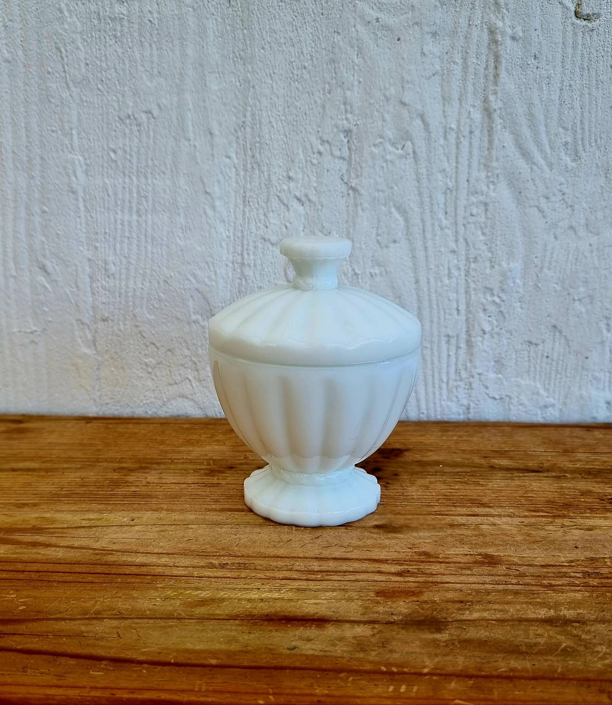 Vintage opaline glass bonbonnière with lid