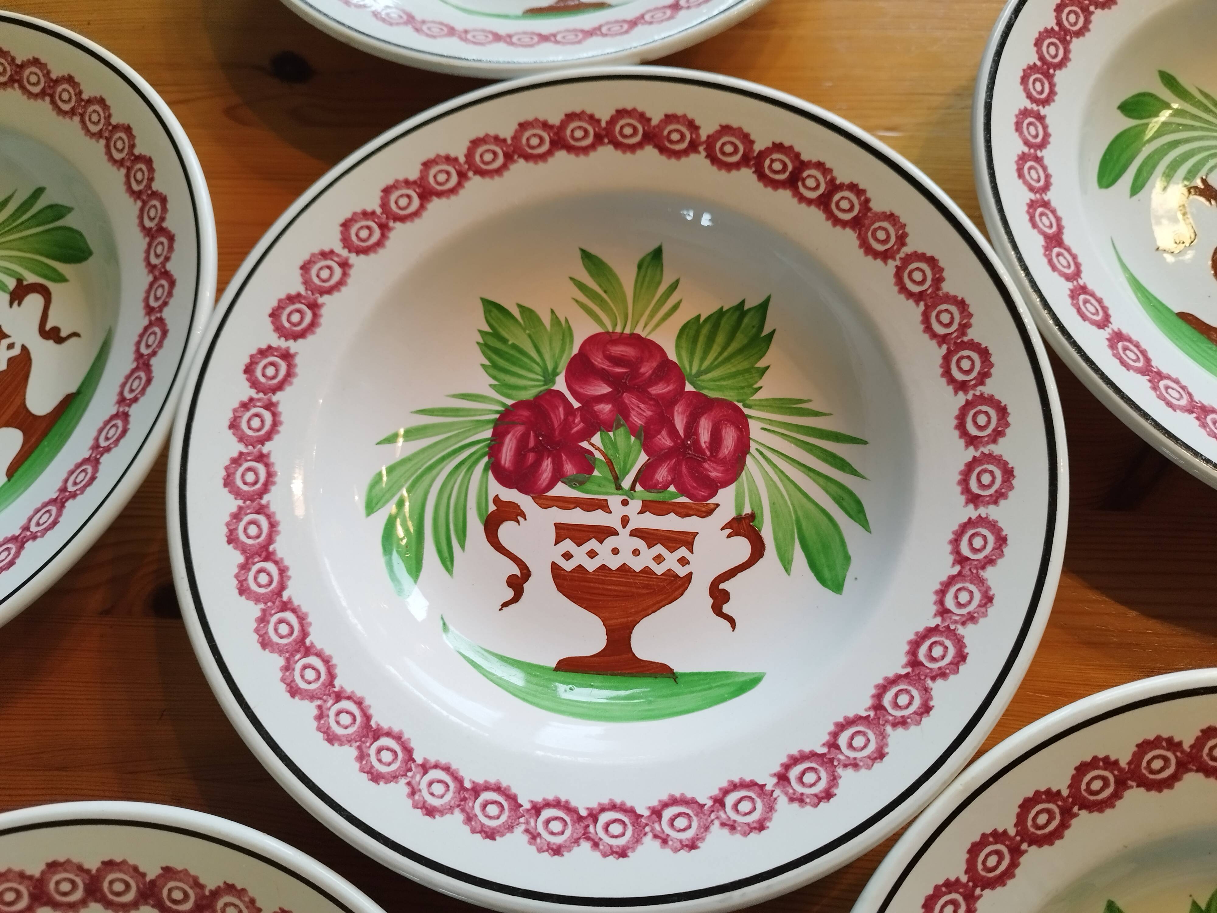 Set of 6 soup plates