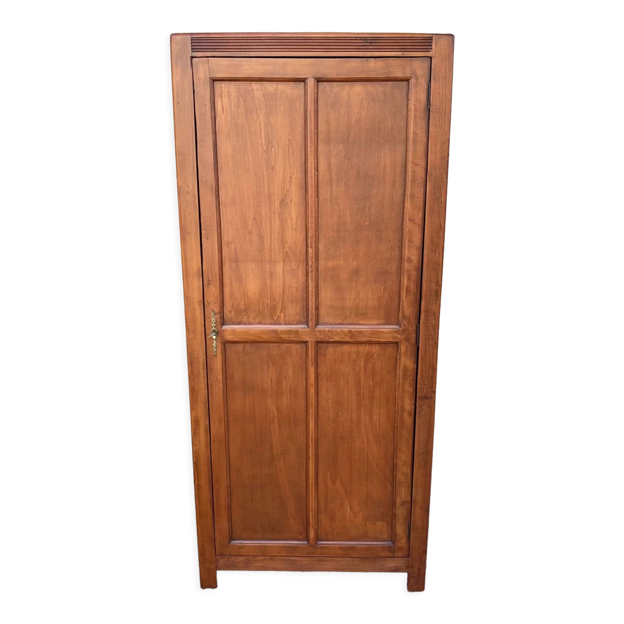 Old Parisian bonnetière