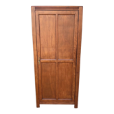Old Parisian bonnetière