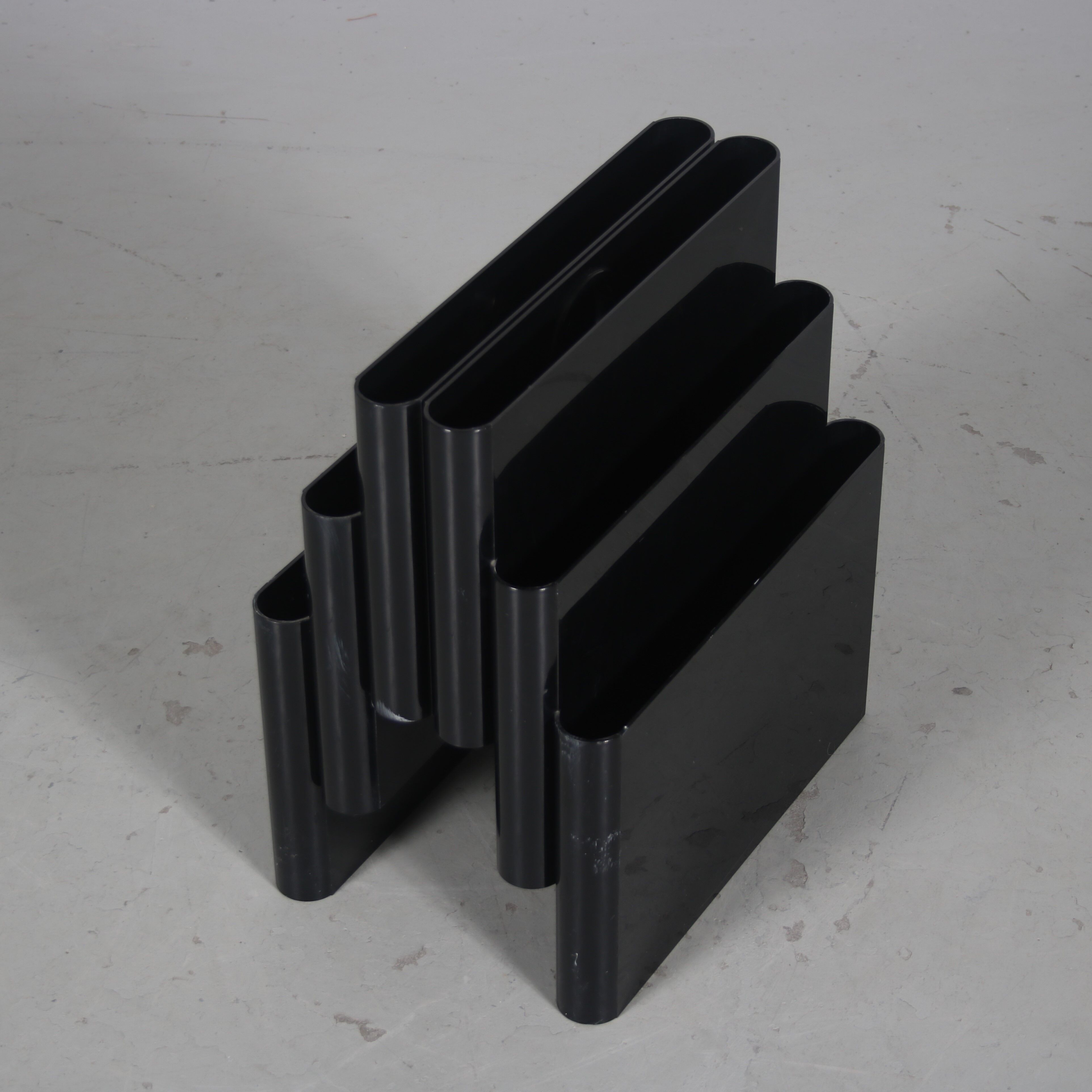 1960s Magazine rack by Giotto Stoppino for Kartell, Italy