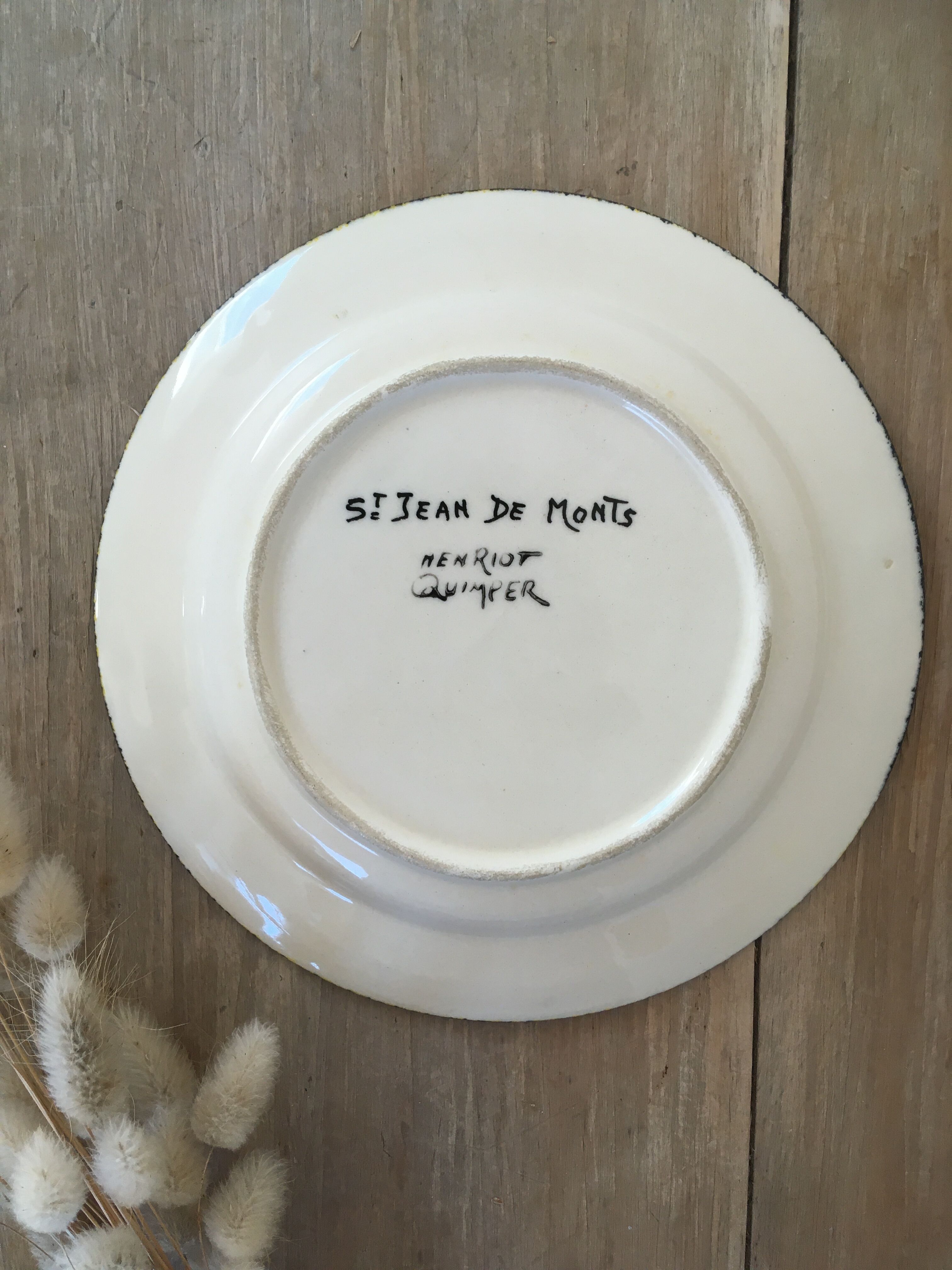 Yellow & black dessert plates Henriot Quimper