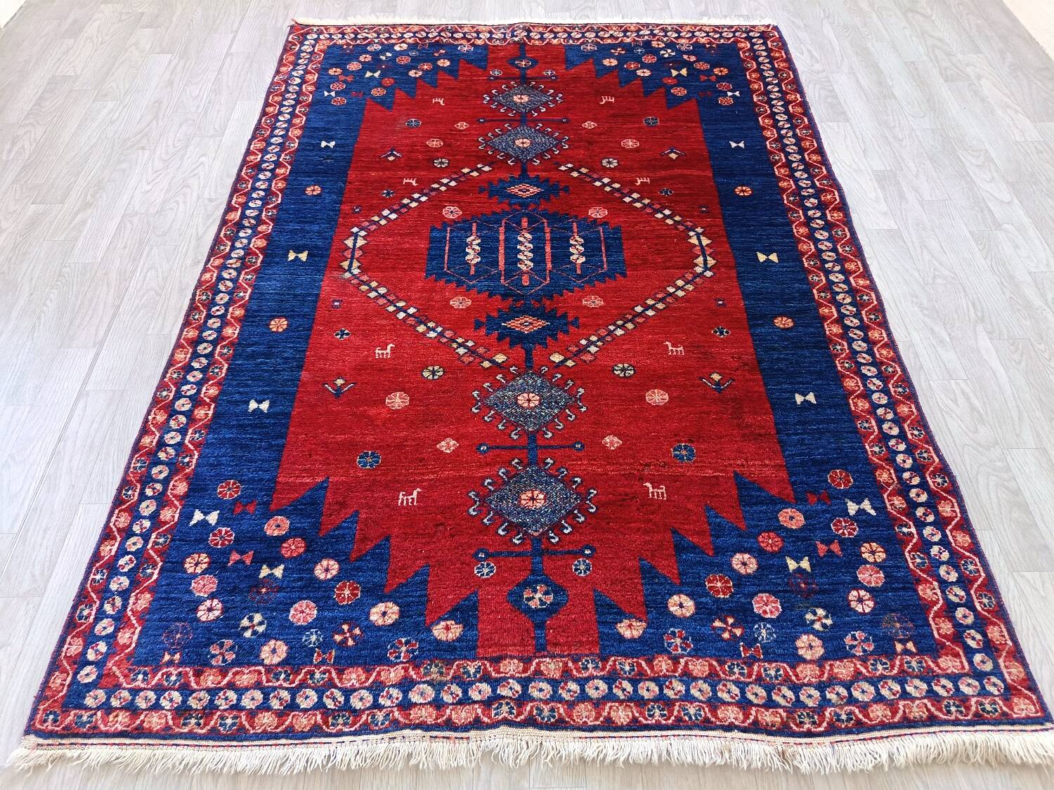 Handmade Persian Sirdjan rug