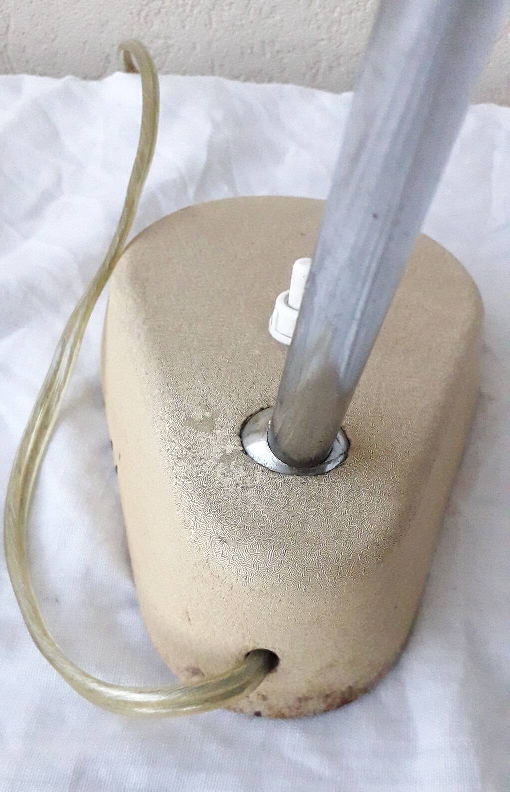 Articulated desk lamp