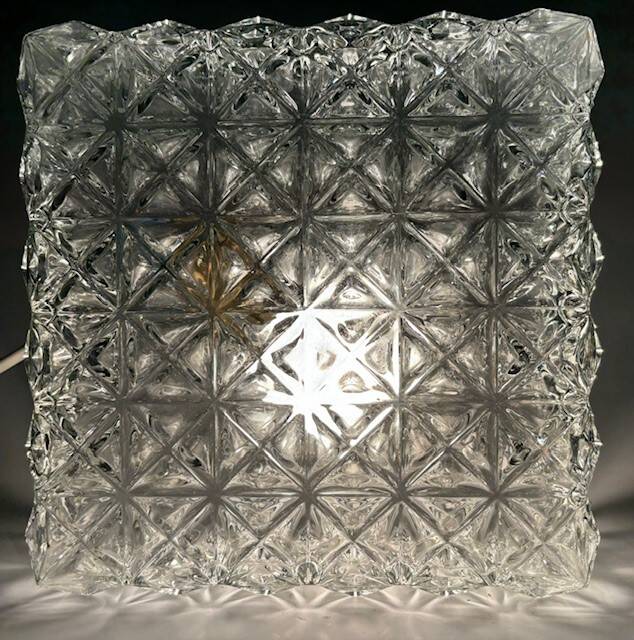 Square porthole ceiling light in chiseled glass from the 60s-70s