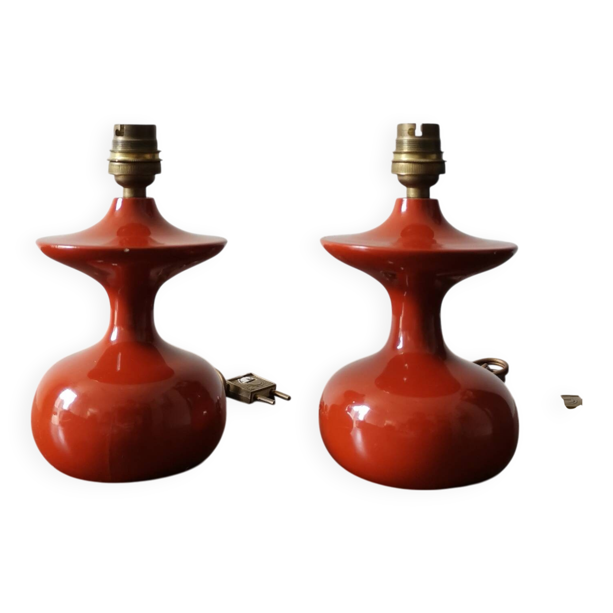 Pair of bedside lamps in lacquered turned wood