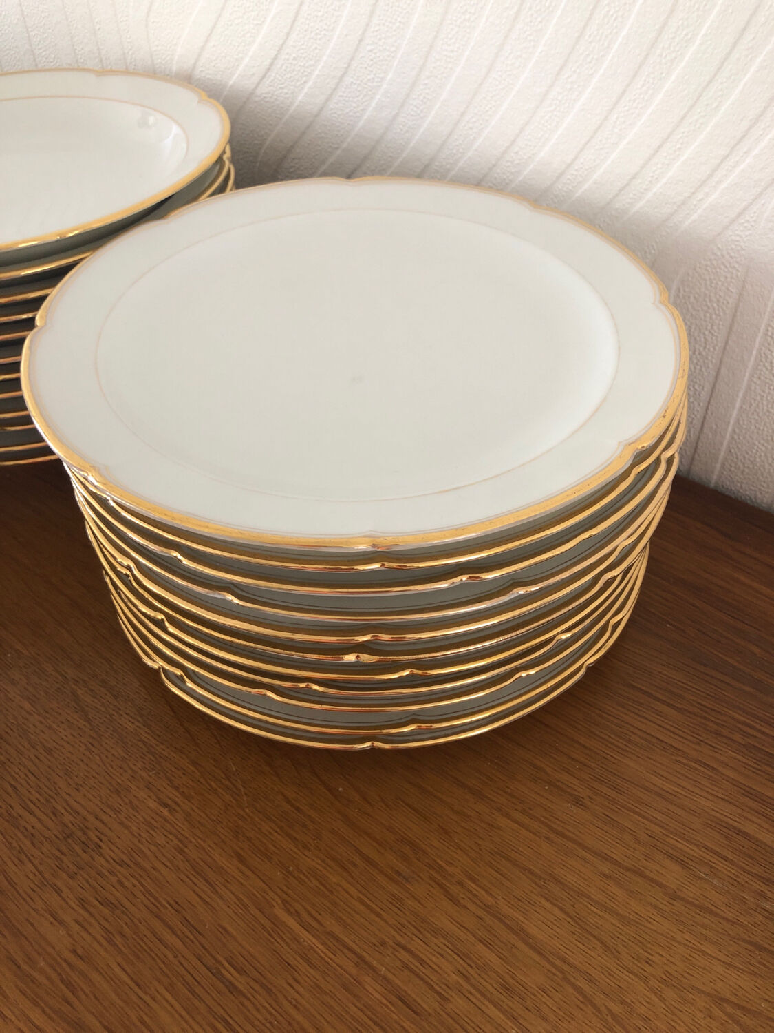 Tableware service 40 pieces in white and gilded porcelain CG Cie France Limoges