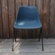 Lot de 5 chaises en plastique bleu gris Robin day