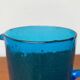 Broc en verre bleu fait main, années 1960
