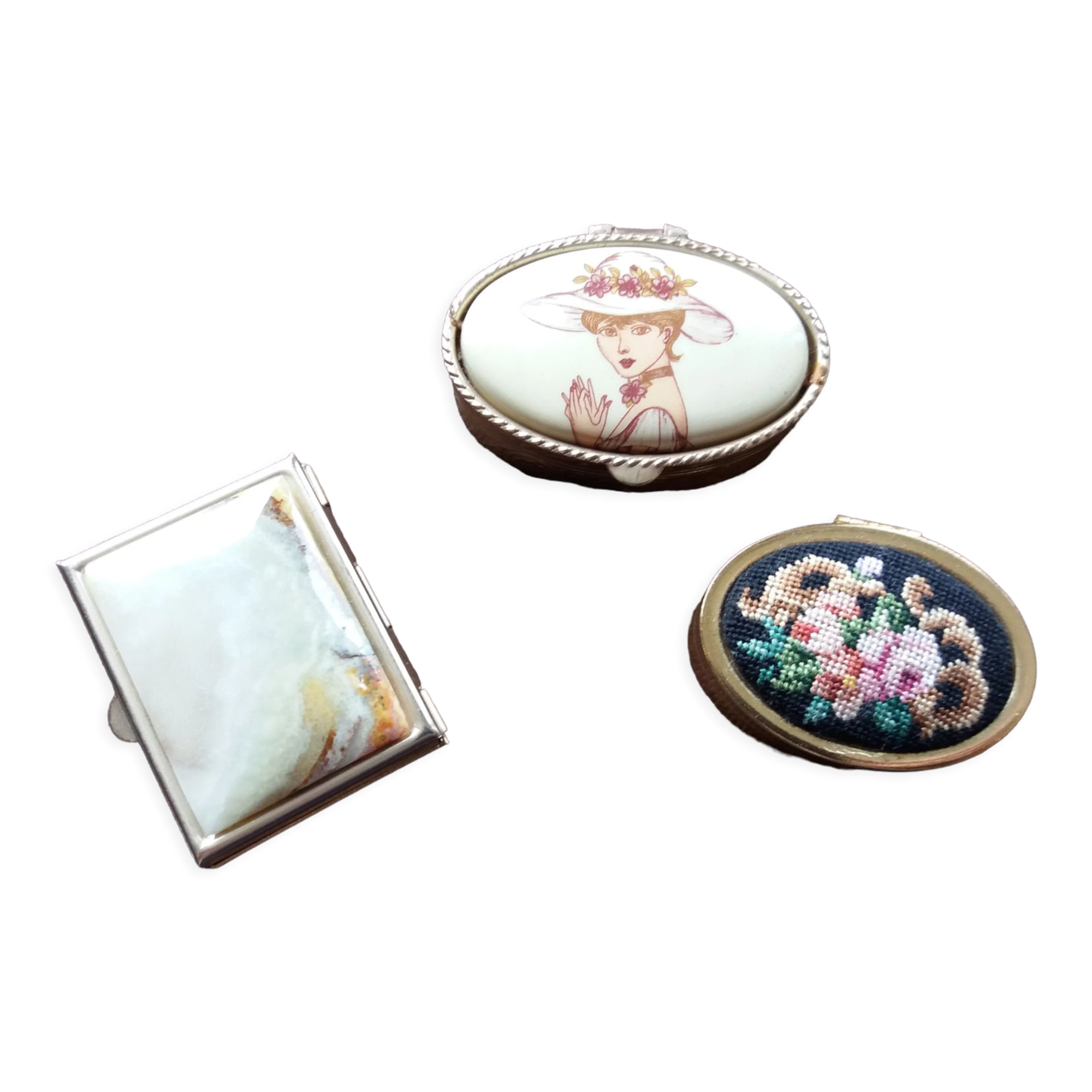 Set of 3 pill dispensers small boxes