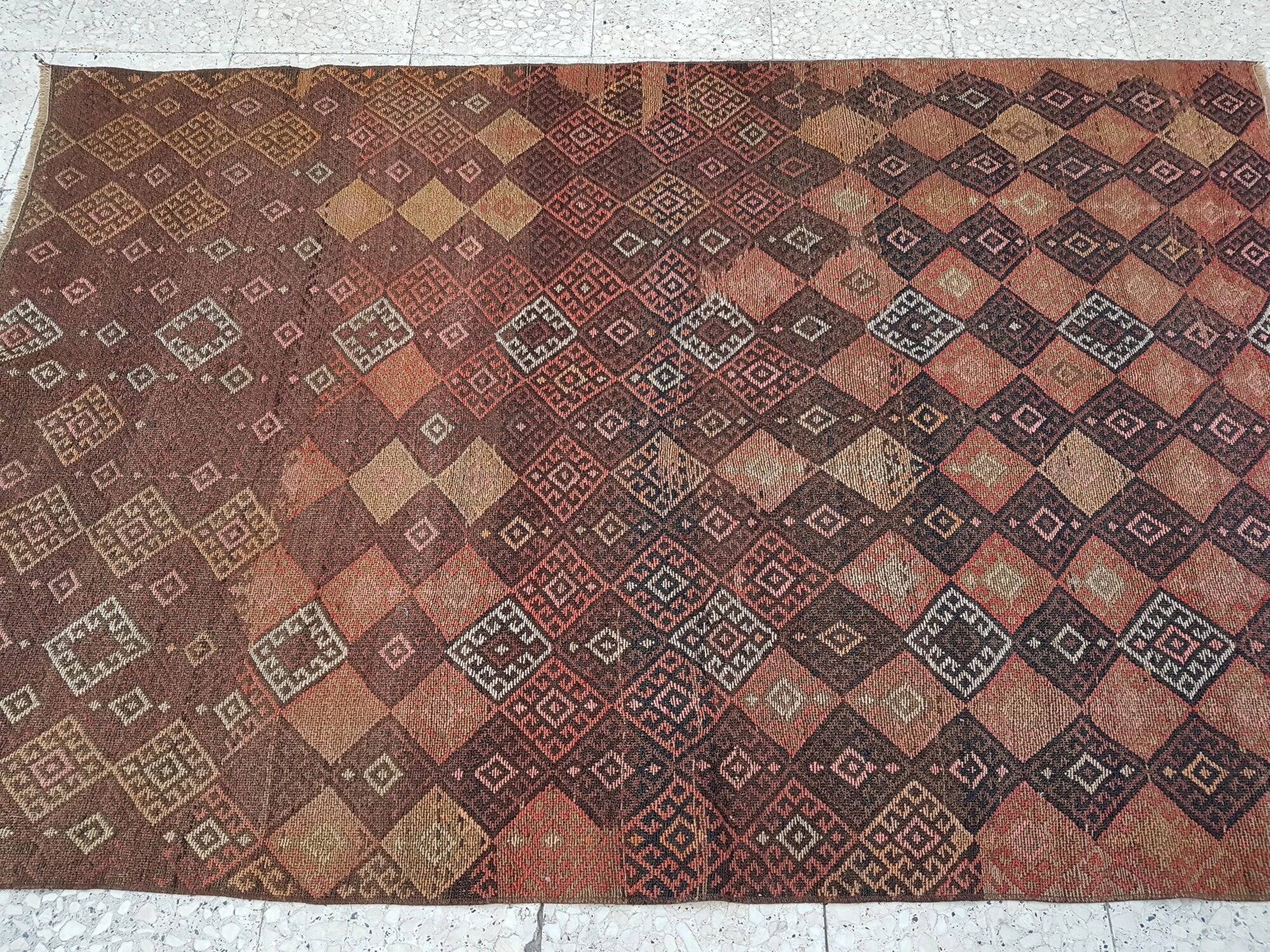 Vintage handmade Turkish rug 128x190 cm