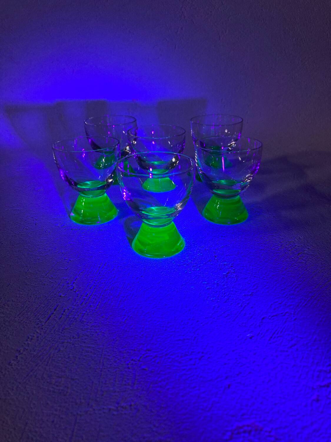 6 Ouralin green pyramidal round stem liqueur glasses