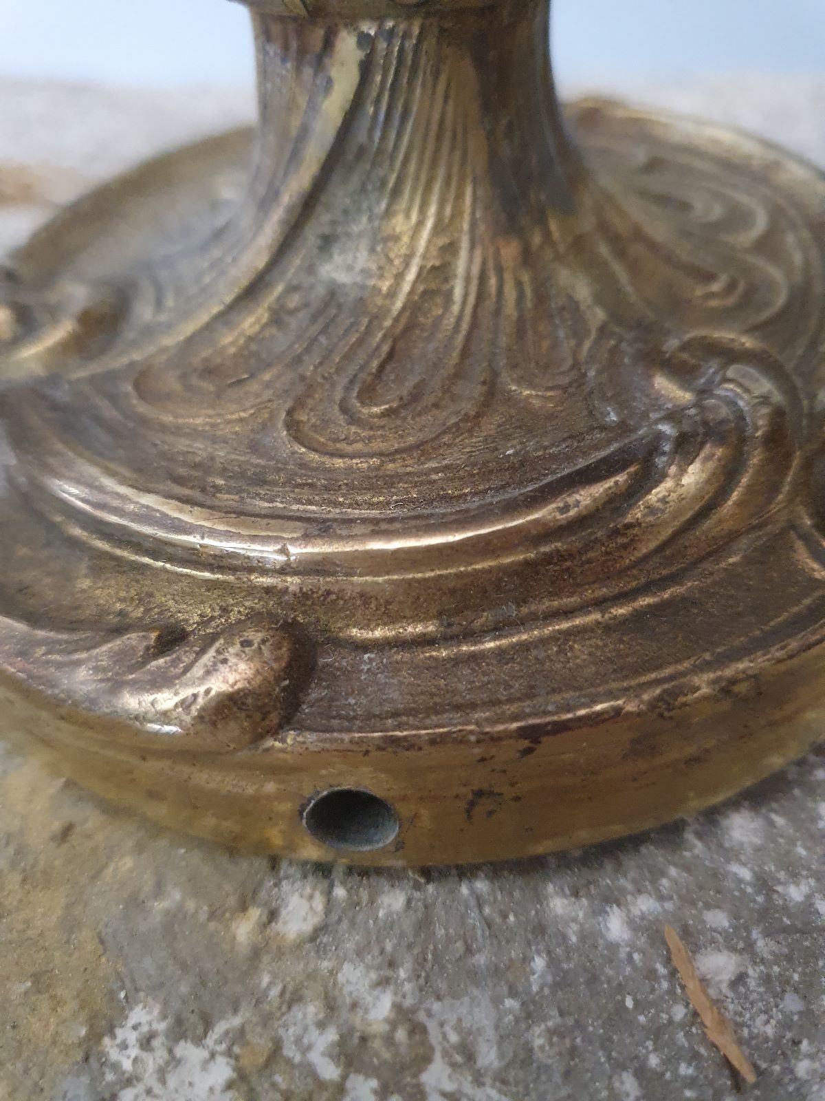 Paire de bougeoirs baroque