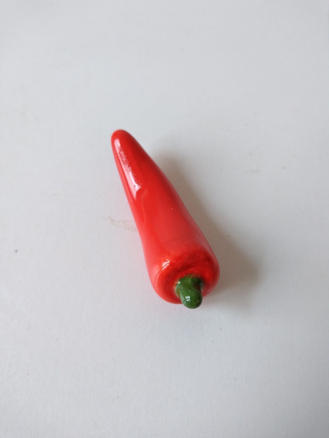 Set of 6 ceramic red pepper knife holders