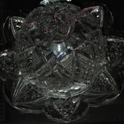 Beurrier ancien en verre taillé