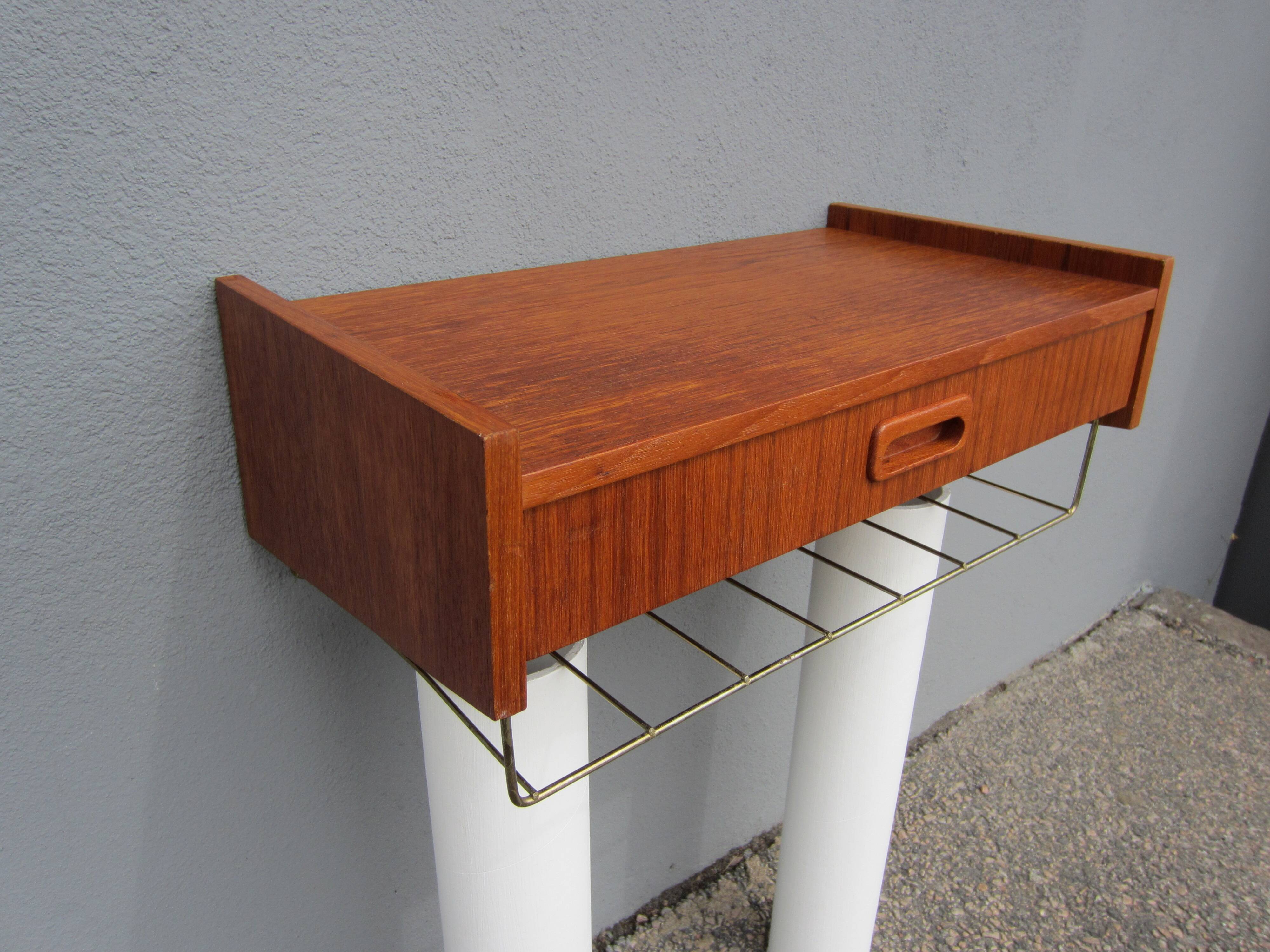 Scandinavian wall shelf with drawer