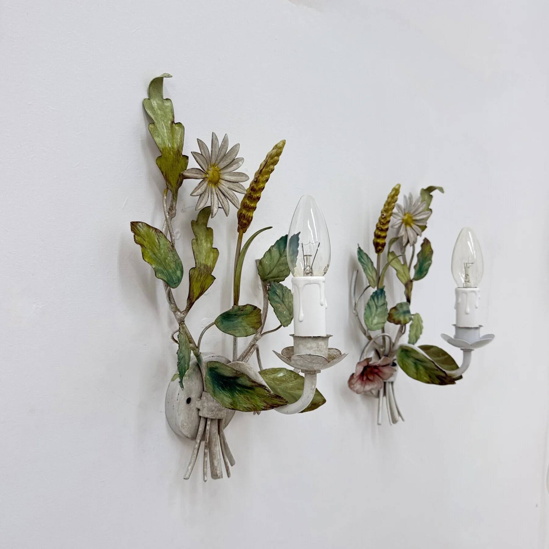 Set of 2 Italian tole painted floral and leaf wall lamp sconces, 1970s