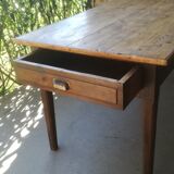 Farm table