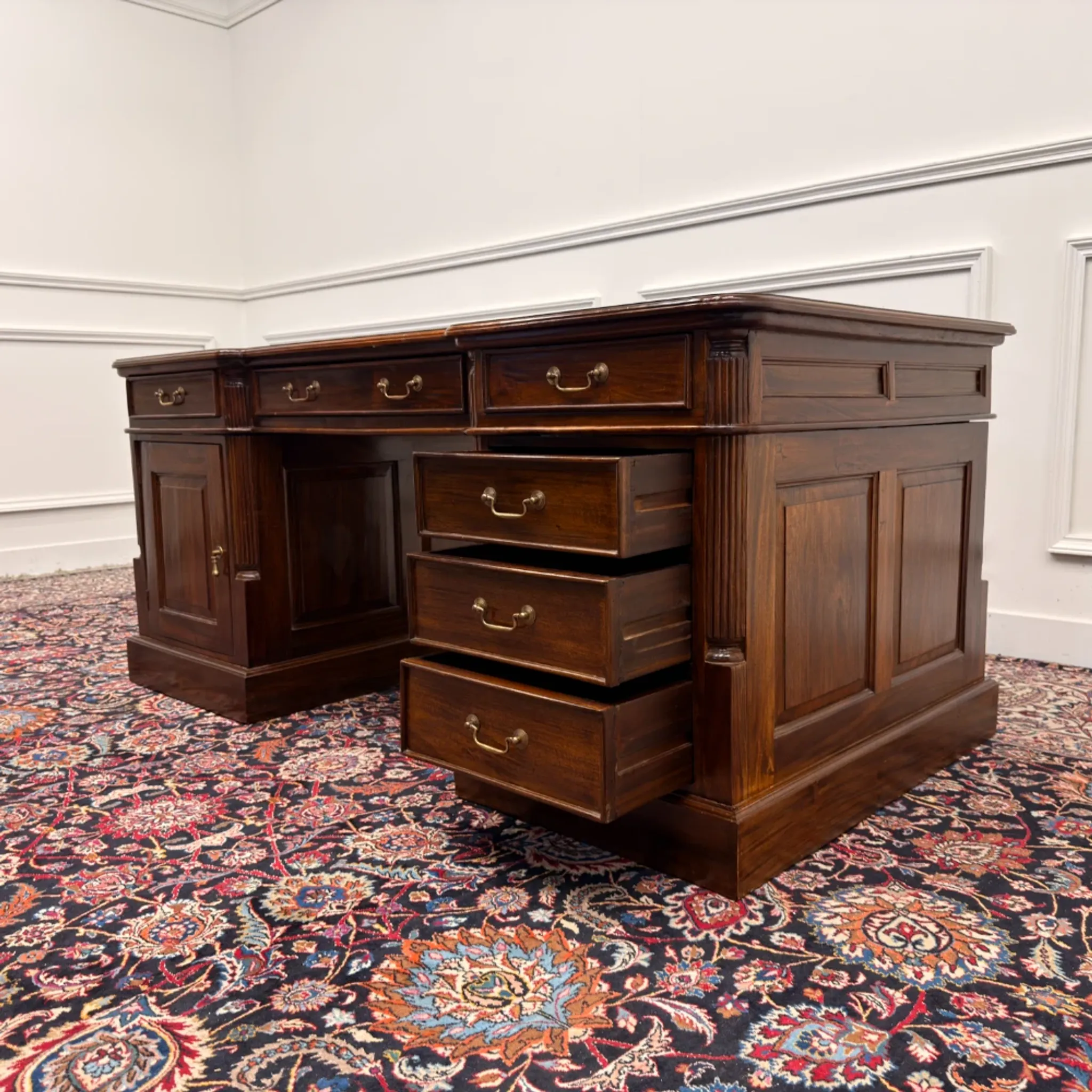 Classic English Desk Partnerdesk