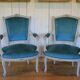 Paire de fauteuils de style Louis XV patinés