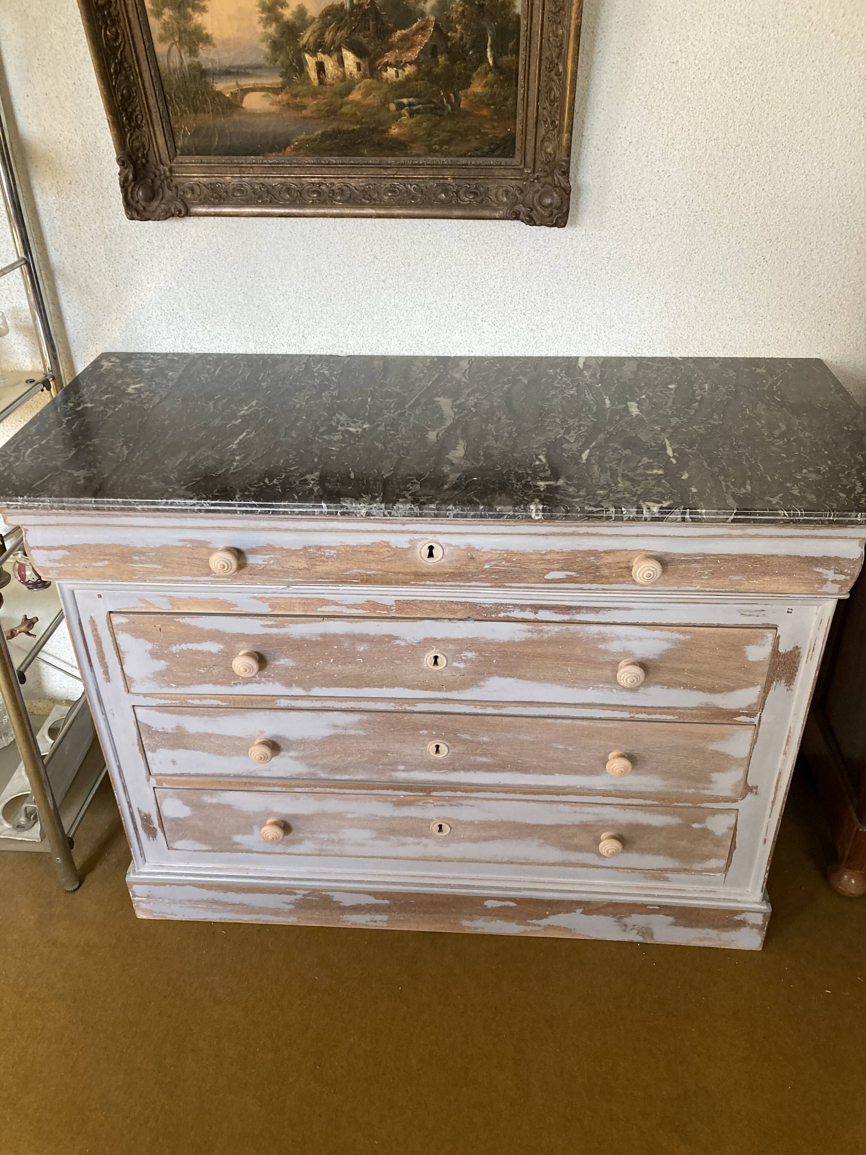 Commode Louis-Philippe en noyer