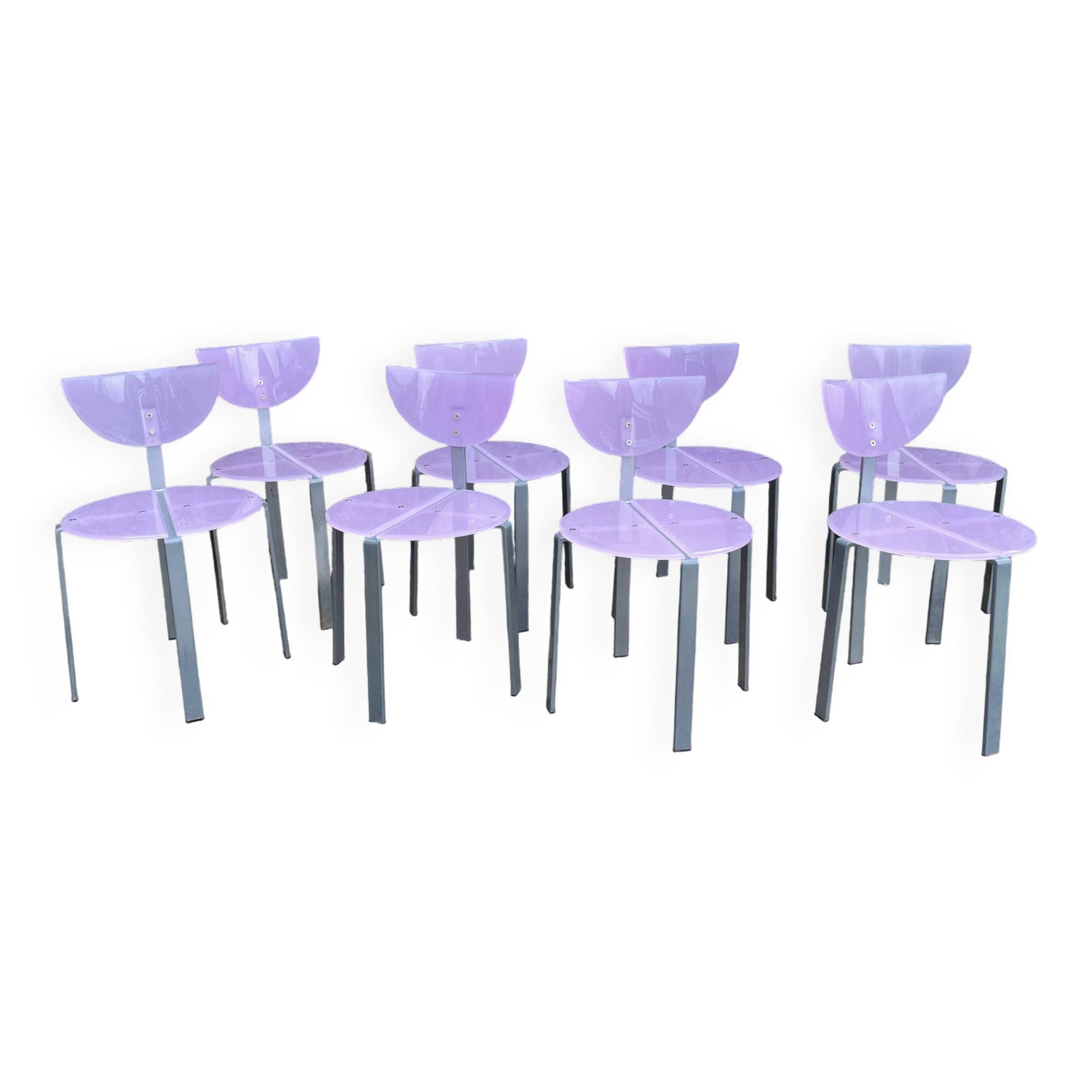 Serie de 8 chaises design en plexiglas parme