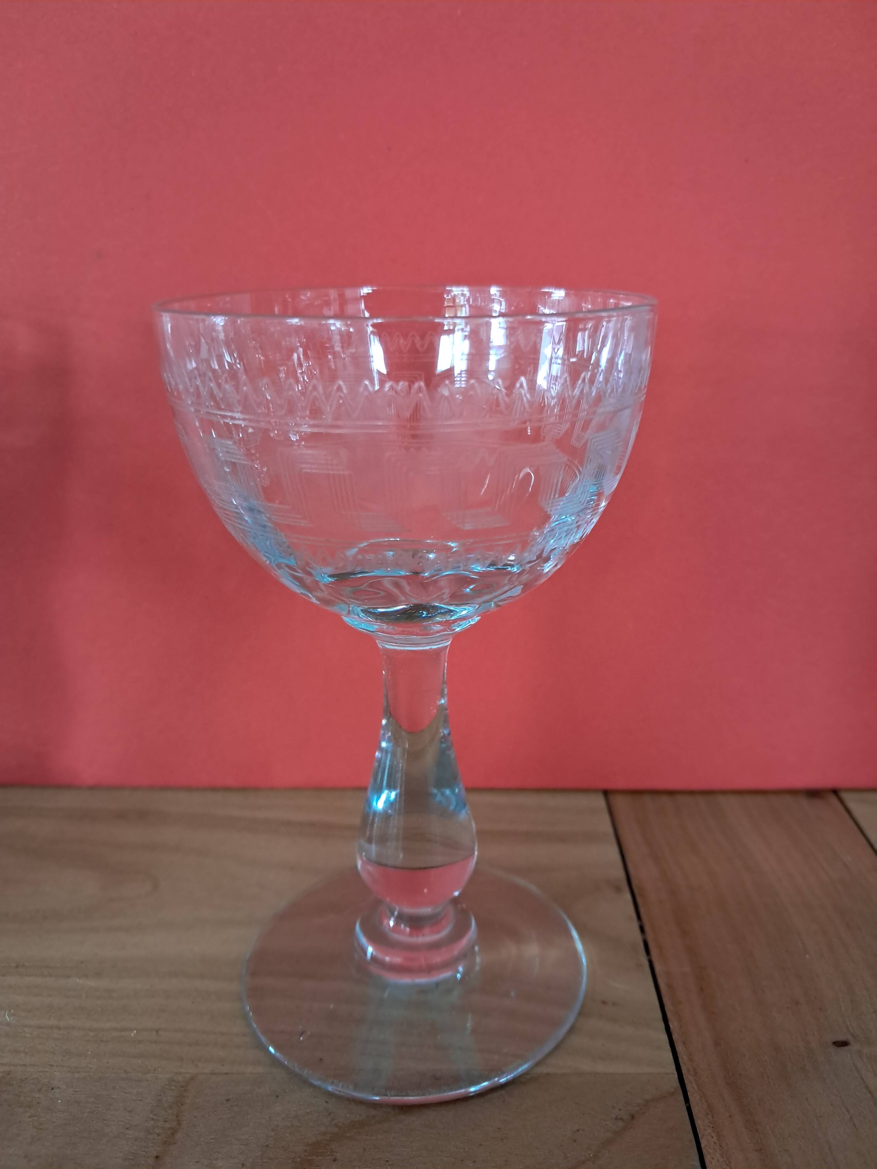 Wine guilloche glasses from the years 1900/1903.
