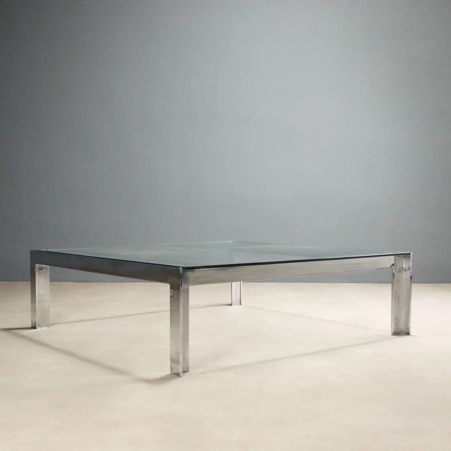 Vintage coffee table in metal and glass, Italian design from the 1970s.