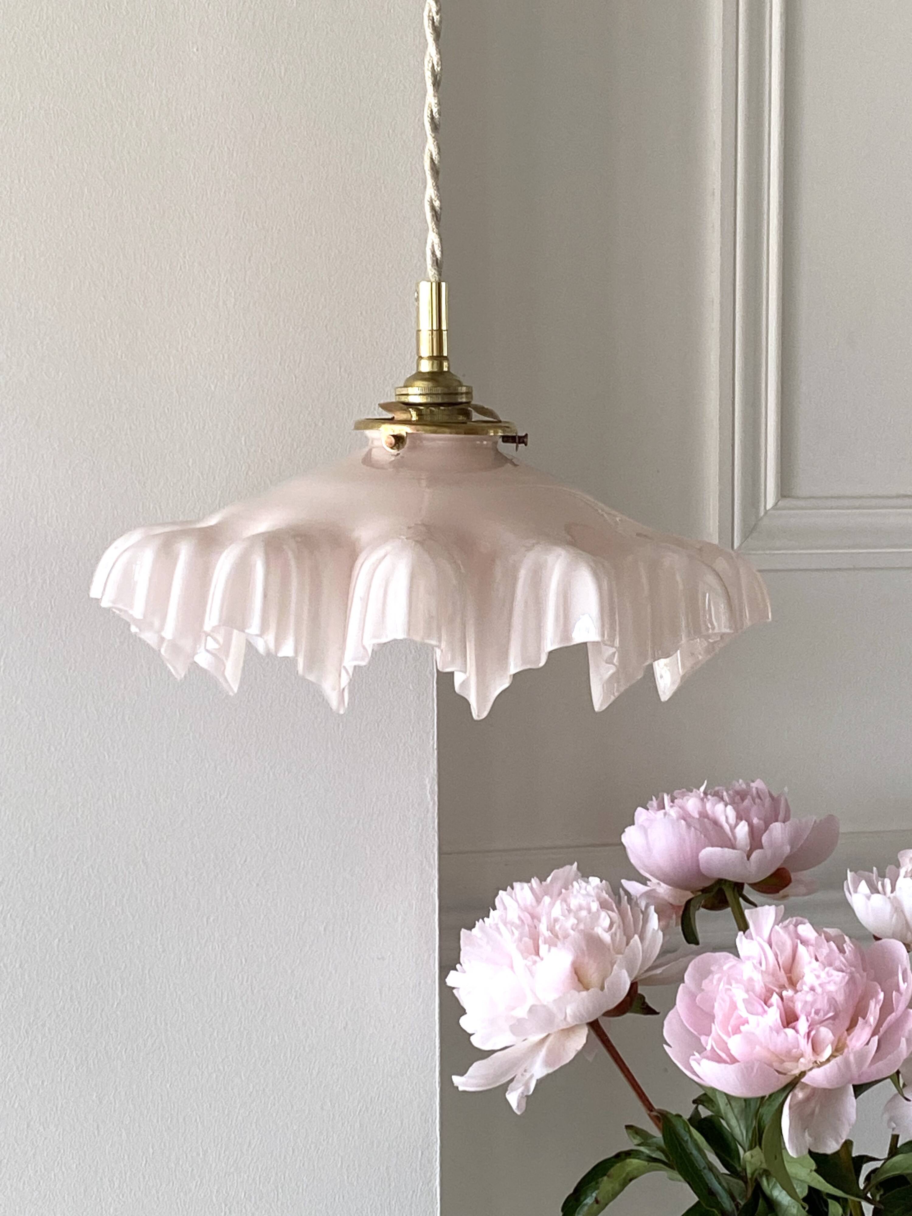 “Frou frou” pendant light
