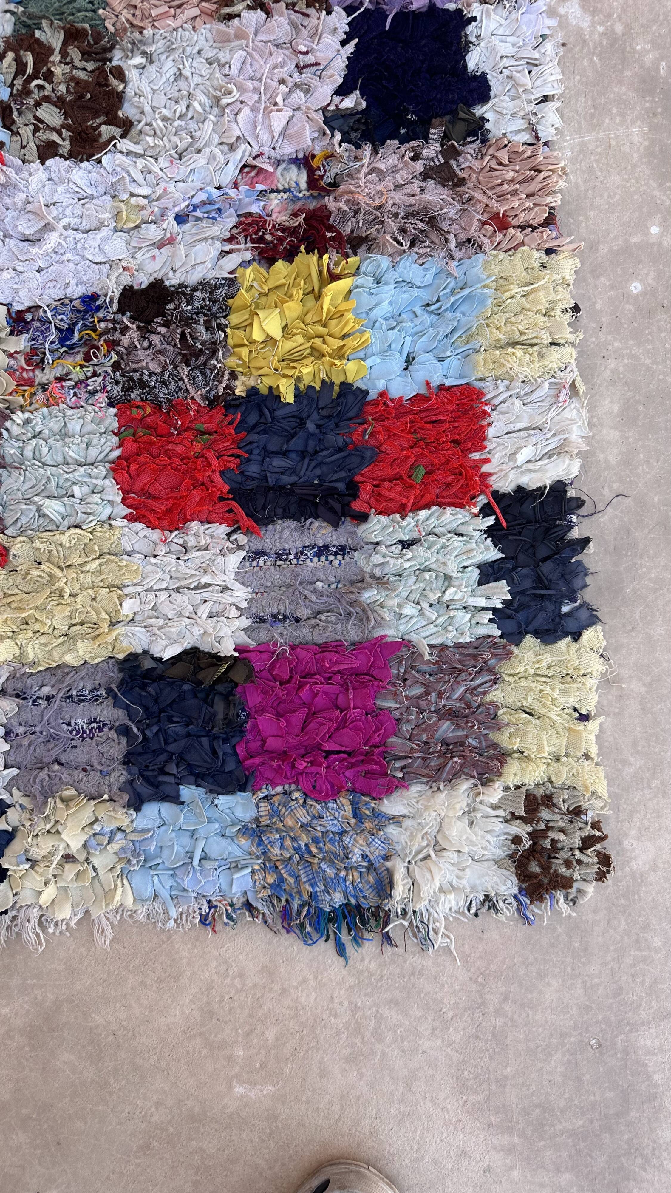 Colorful Moroccan rug - 100 x 168 cm