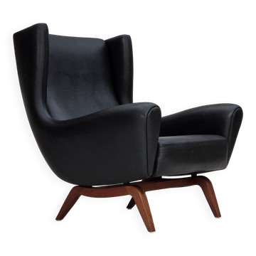 1960s, Danish design by Illum Wikkelsø, armchair, model 110, leather, teak.
