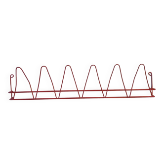 Red wire coat/shoe rack