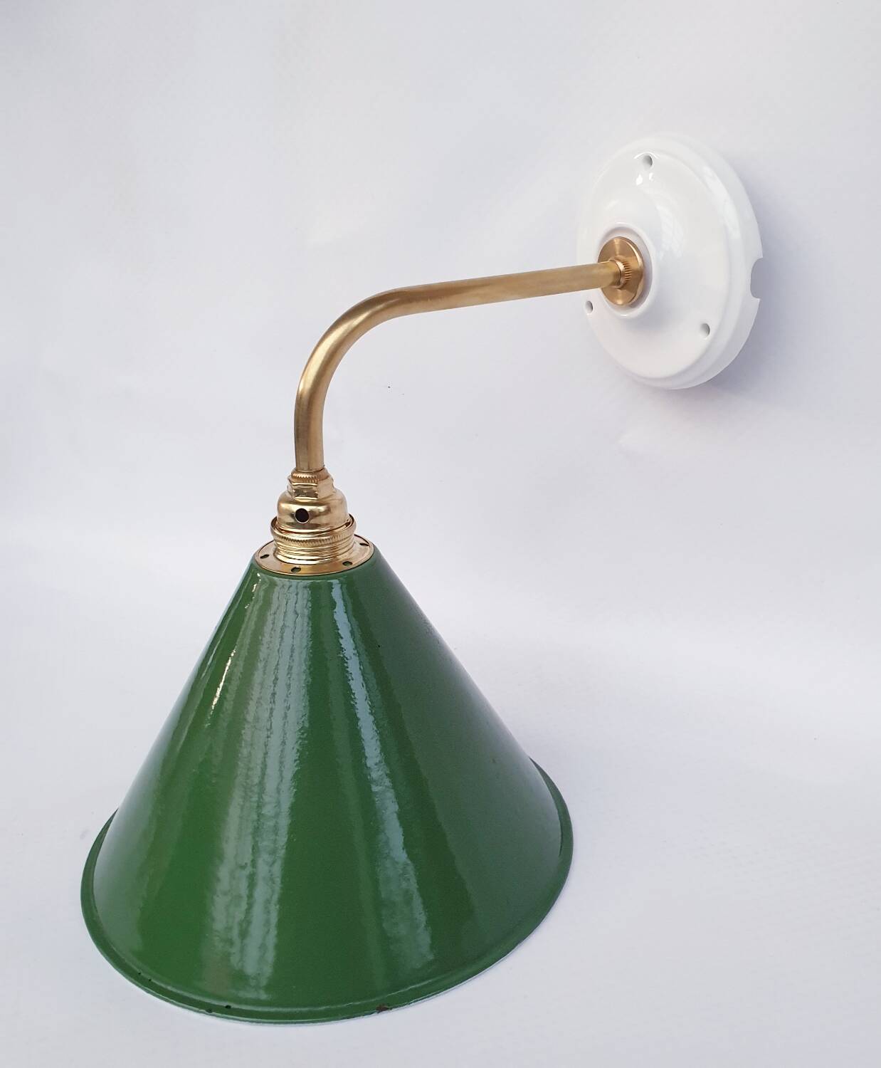 Swan neck and enamelled sheet metal wall light