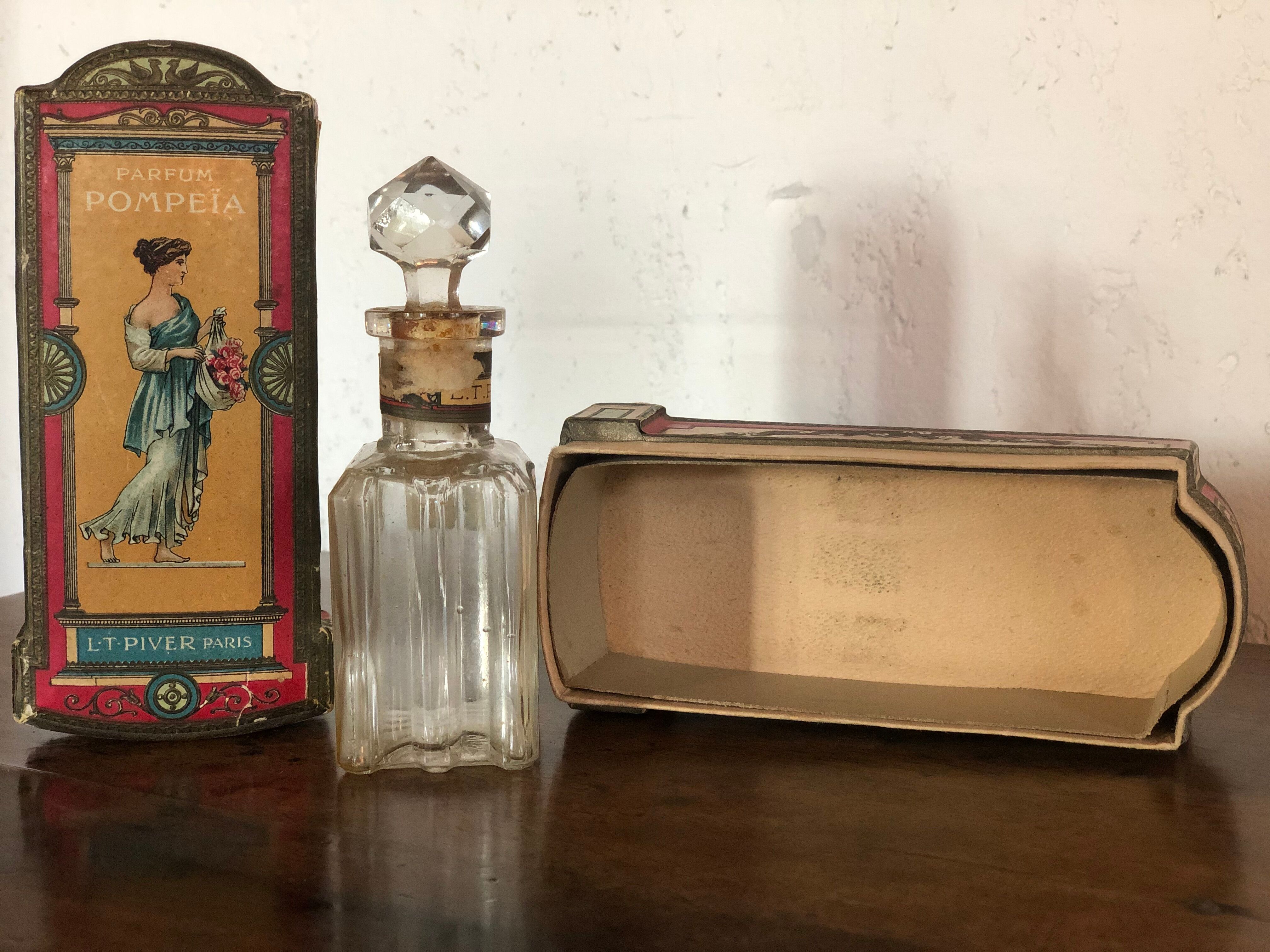 Old flacon with louis-toussaint piver Pompeia box 1907 empty year
