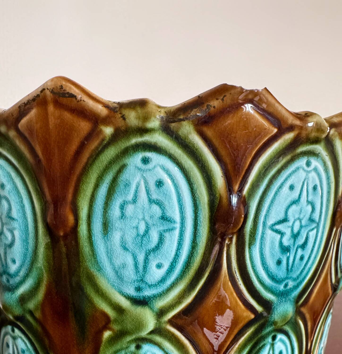 Art Deco barbotine cachepot