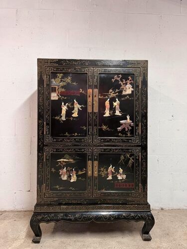 Armoire chinoise antique