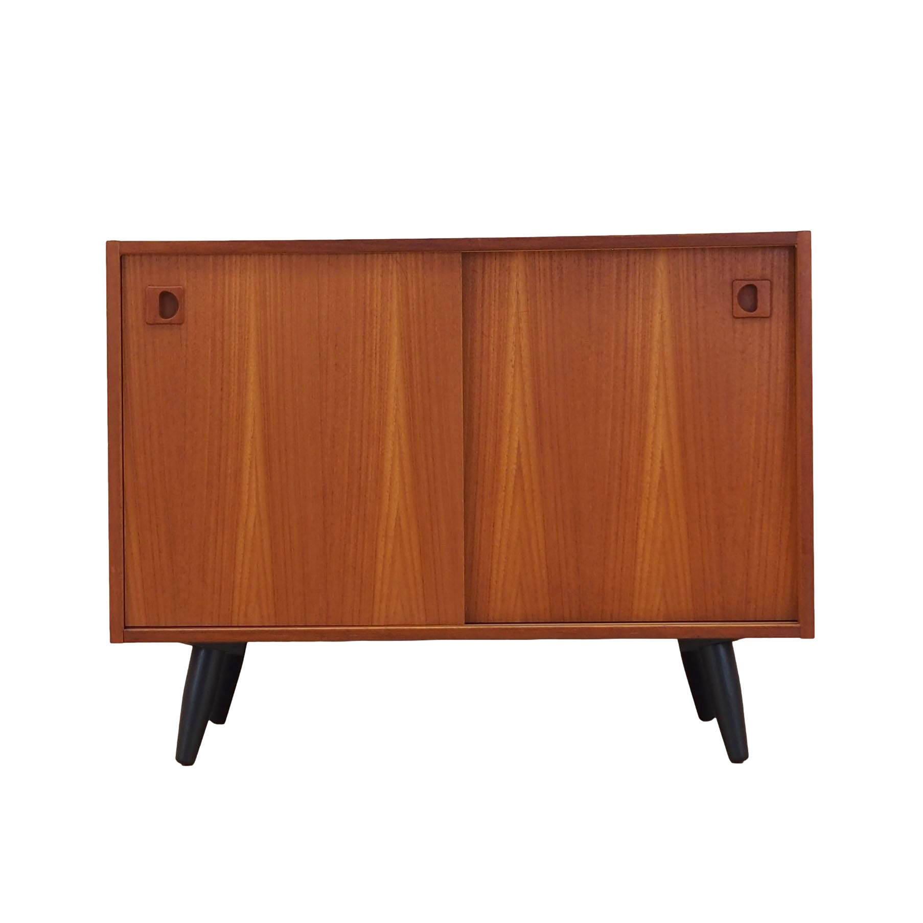 Buffet en teck, design danois, années 1970, production Danemark