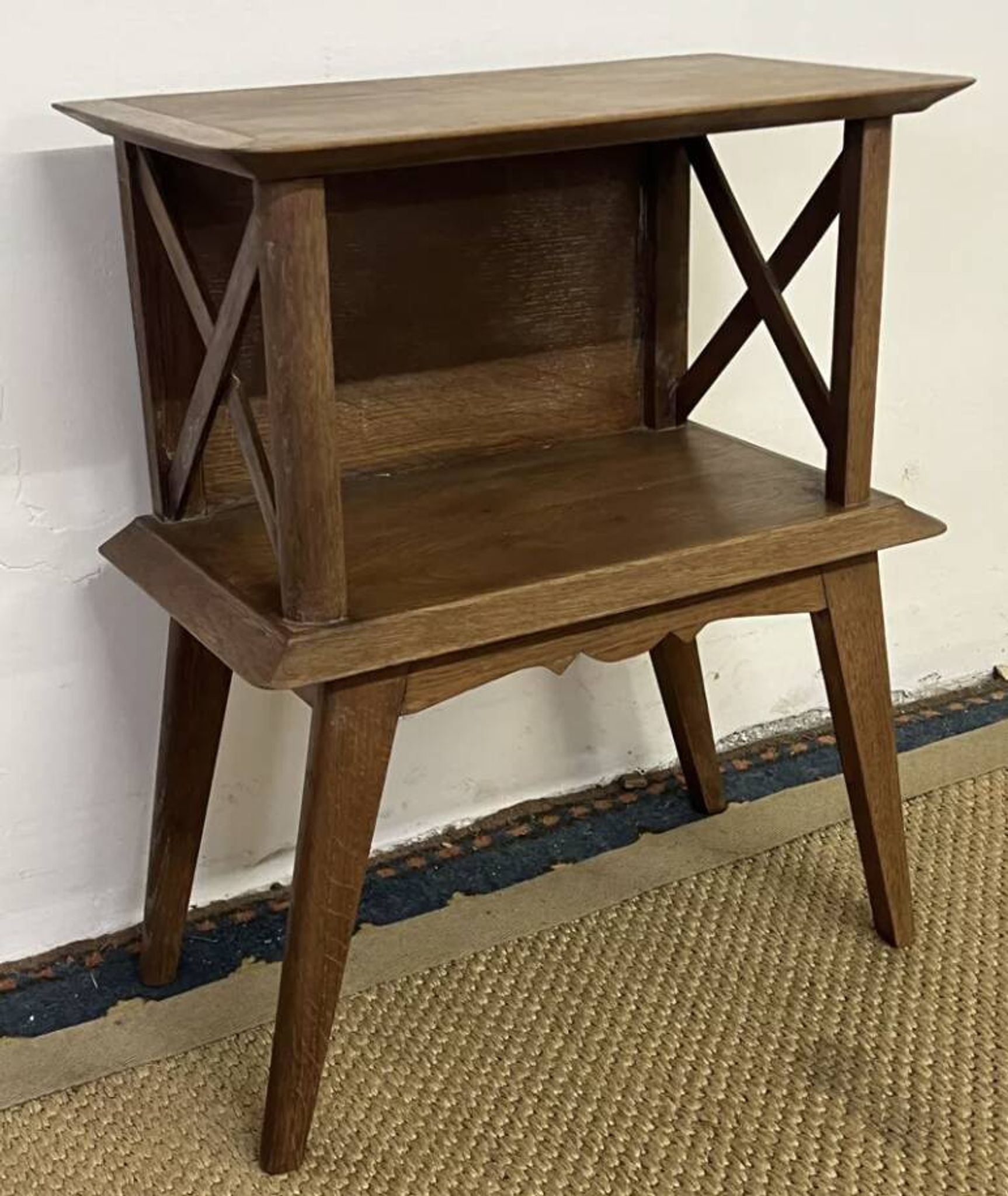 Table de chevet à croisillons, pieds compas vintage