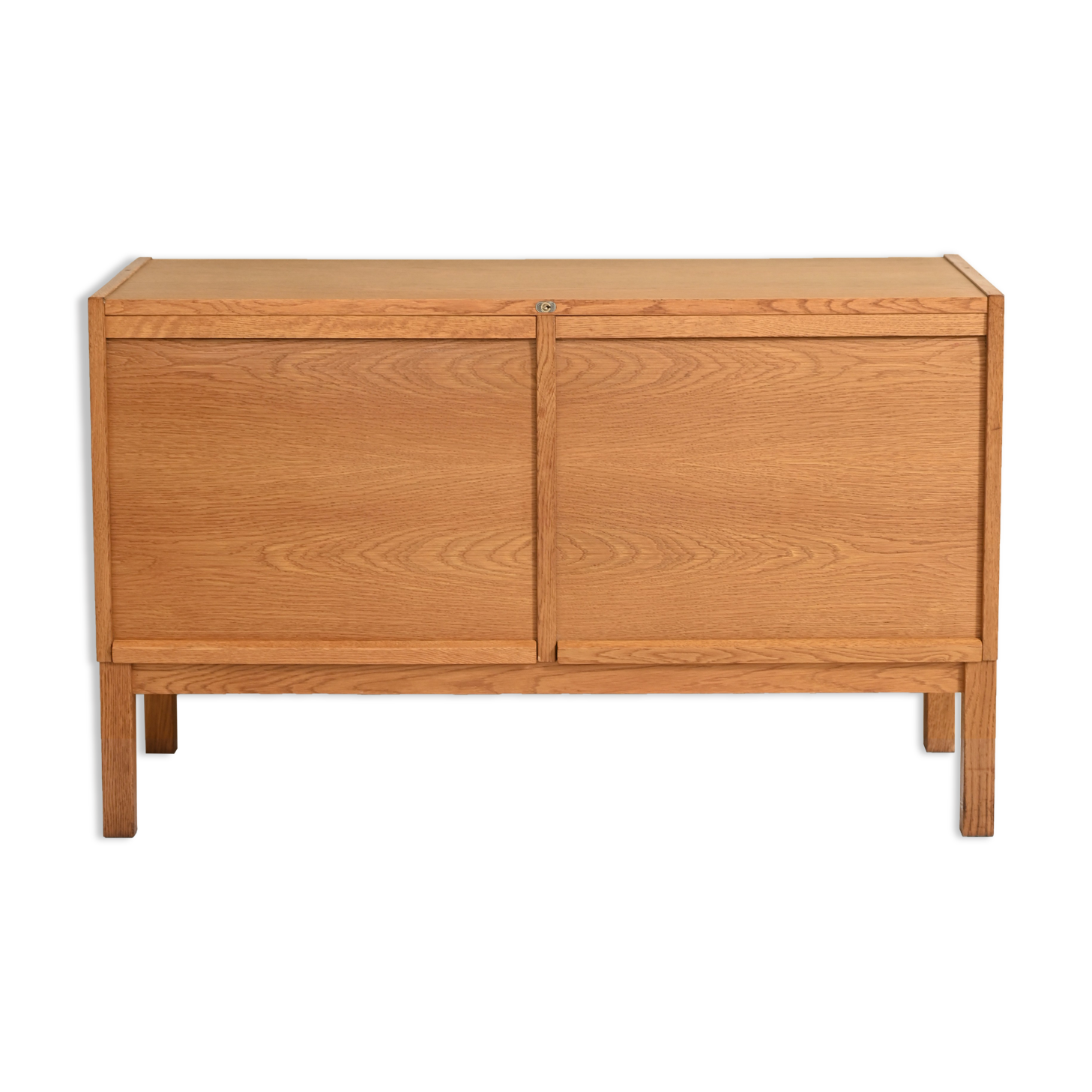 Oak sideboard with retractable doors