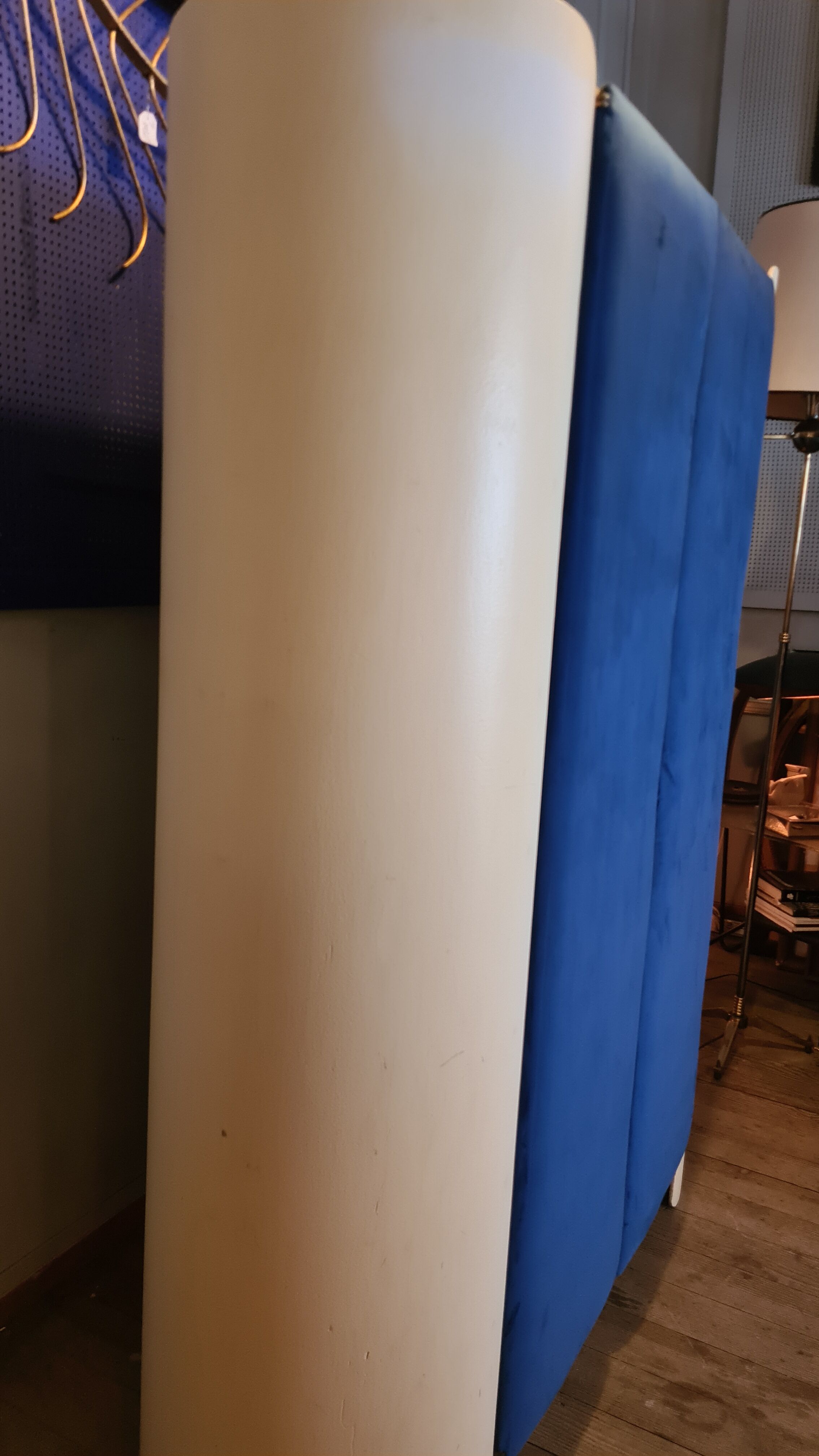 Armoire de jeune fille