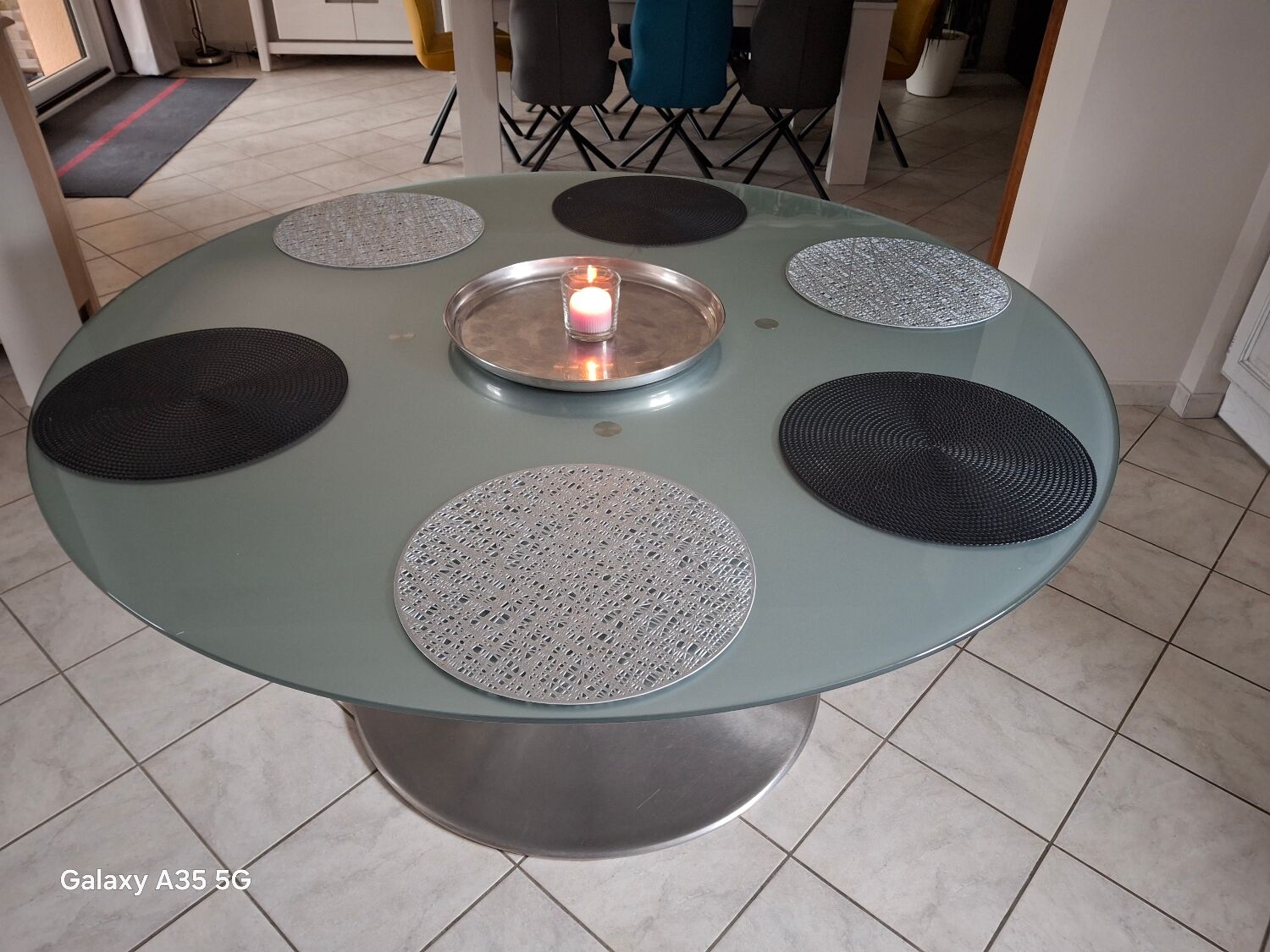 Round table Vesuvius 160 cm Gold