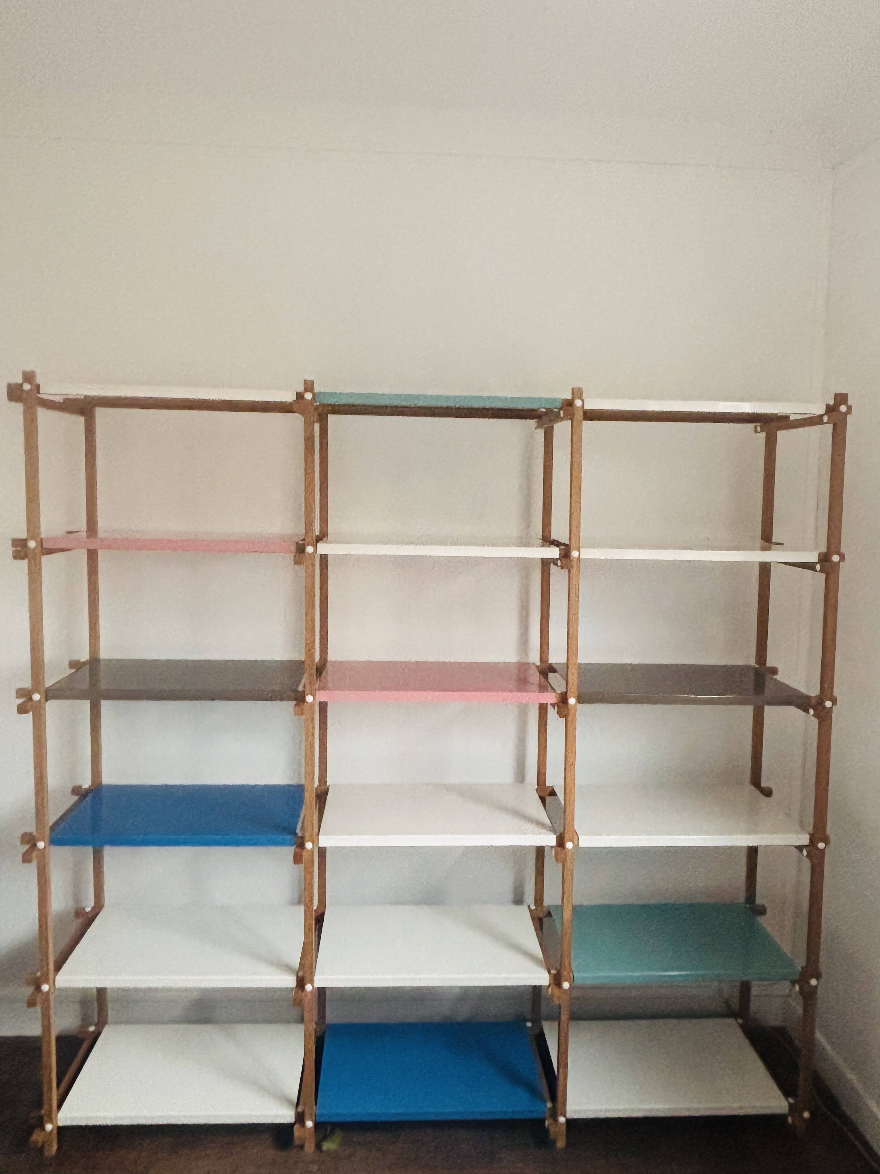 Woody Shelf Brand Hay