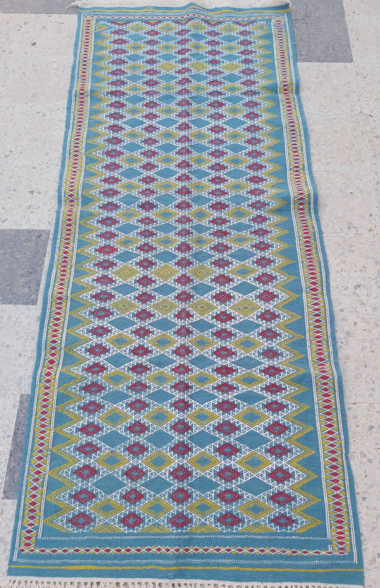 Tapis couloir bleu fait main traditionnel
