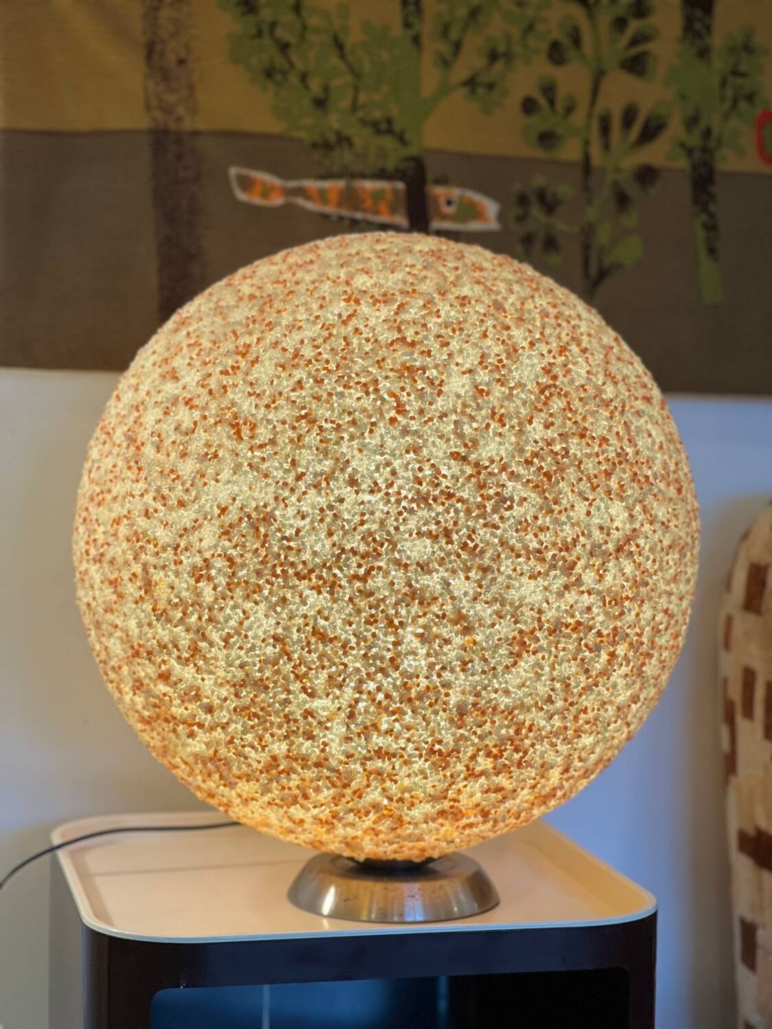 Lampe à poser boule en perspex socle tactile