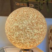 Lampe à poser boule en perspex socle tactile