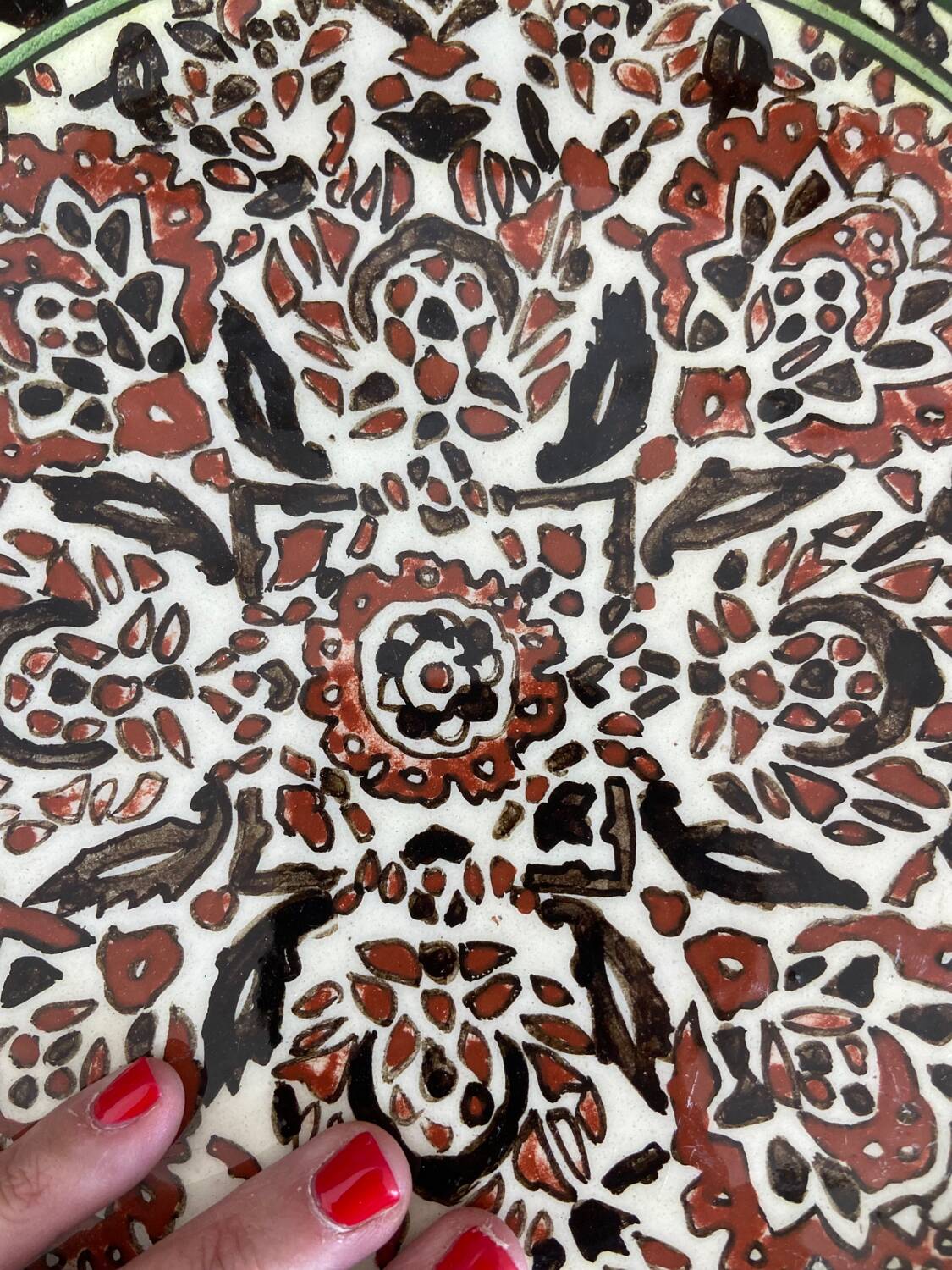 Assiette décorative en céramique